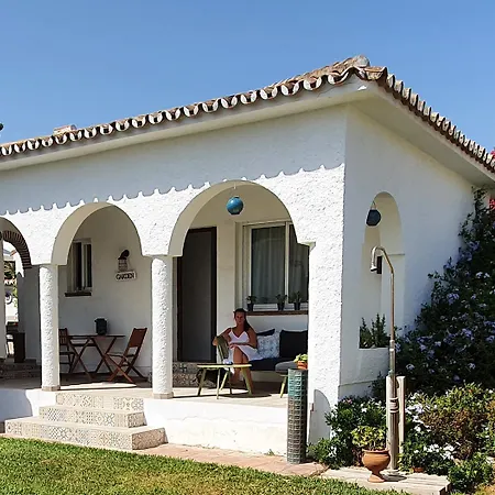 Blue Vista Gardenroom Guest house *